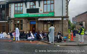 Mosques at full capacity as worshippers celebrate Eid