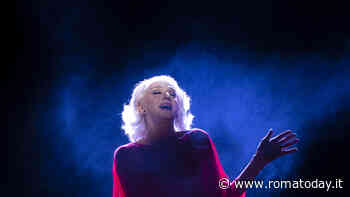 Drusilla Foer in Eleganzissima al Teatro Romano di Ostia Antica