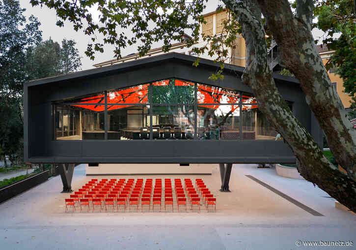 Abgehoben unter Baumkronen
 - Hochschulbau von Alvisi Kirimoto und Studio Gemma in Rom