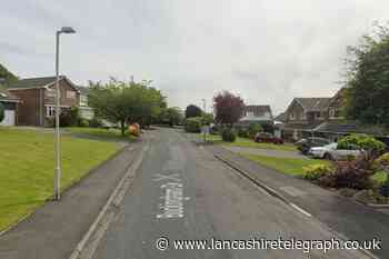 Homes without water after burst pipes found in Simonstone