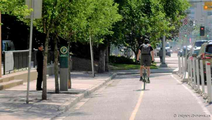Petition launched to prevent Calgary from removing 3rd Avenue cycle track