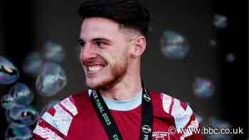 Declan Rice: Arsenal make third bid worth £105m for West Ham midfielder