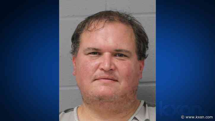 Former Elgin mayor pleads guilty to theft charge