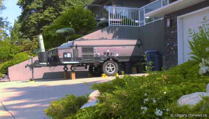 Calgary won’t change how long RVs can be parked on front driveways, for now