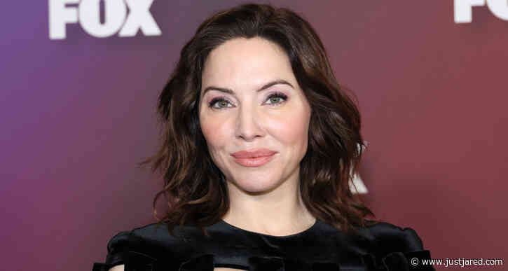 Pregnant Whitney Cummings Reveals Sex of Her Baby