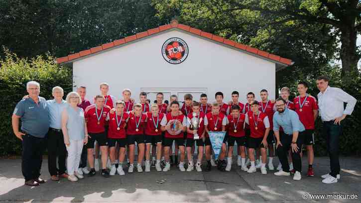 FC Memmingen feiert U15-Regionalligaaufstieg