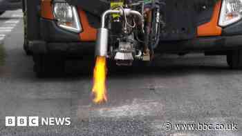 Pothole repair methods trialled on Oxfordshire road