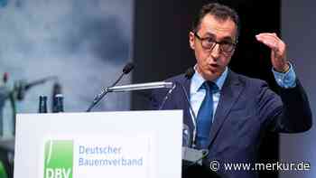 Özdemir sichert Bauern Verlässlichkeit zu