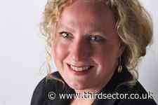 Bond chief executive to step down