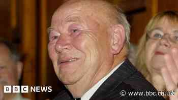 Salford Quays visionary Ben Wallsworth dies aged 103