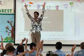 Pasquale La Rocca holds dance workshop at Muswell Hill school