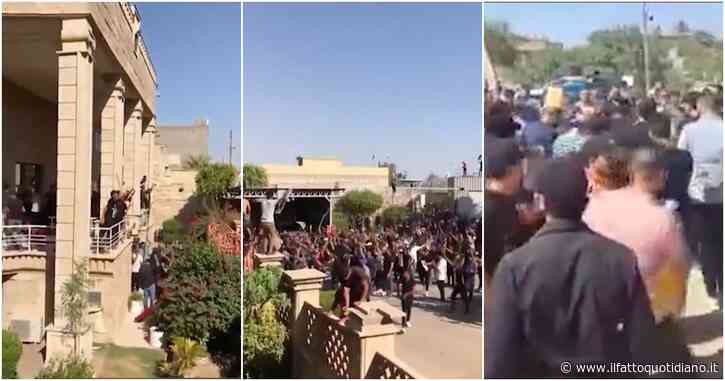 Manifestanti assaltano l’ambasciata svedese a Baghdad dopo l’autorizzazione del rogo del Corano a Stoccolma (video)