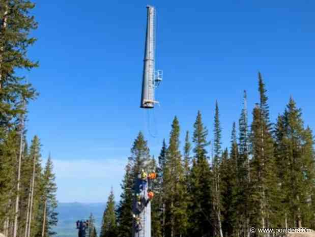 Chinook Helicopter Delivers Ski Lift Towers To Colorado Resort