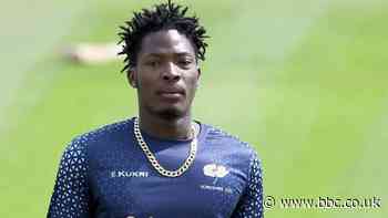 Dominic Drakes: Birmingham Bears sign West Indies paceman for rest of T20