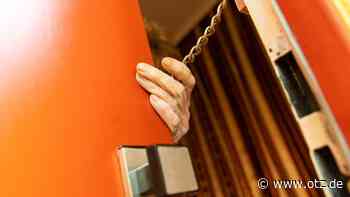 Falsche Polizisten erbeuten fünfstelligen Geldbetrag von 90-Jähriger in Jena