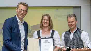 Ehepaar erhält Denkmalschutzmedaille für Stadl-Sanierung