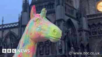 Bristol Unicornfest: Sculpture breakage before trail begins