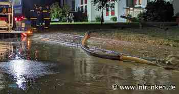 Unwetter in Bad Berneck: Gärten teils noch immer "stark verschlammt" - Behörde holt zerstörte Möbel ab