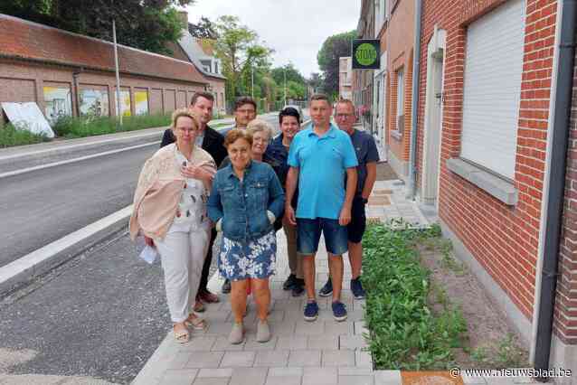 “We moeten geen hondentoilet of onkruidbak voor ons raam”: meer dan 100 handtekeningen tegen plantvakken, maar stad buigt niet