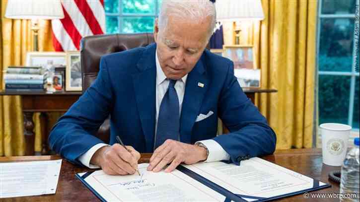 Supreme Court rejects Biden's plan to wipe away $400 billion in student loans