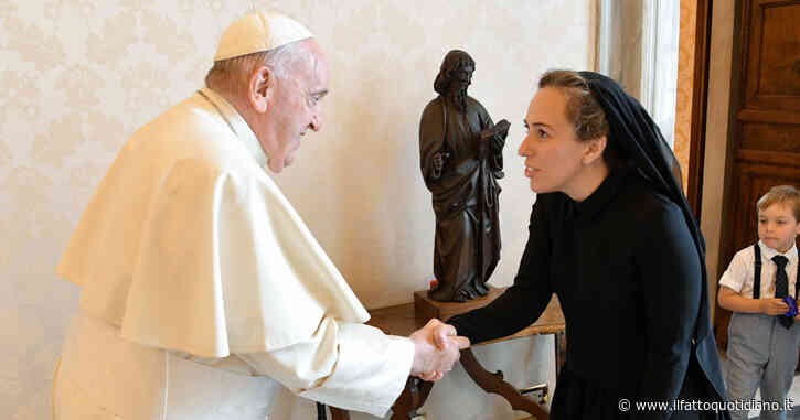 Assange, Papa Francesco incontra la moglie Stella e i figli. Lei: “Sopraffatti dall’emozione”