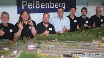 Modellbau mit der CNC-Fräse im Bahnhof in Peißenberg