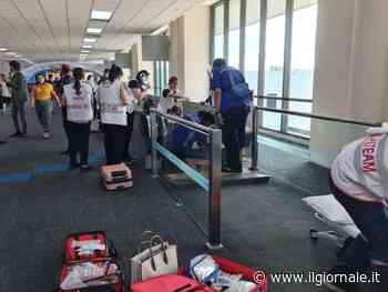Si incastra nel tapis roulant dell'aeroporto: i medici devono amputarle la gamba sul posto