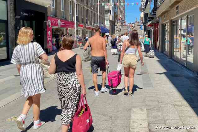 Burgemeester van Knokke-Heist wil overal aan de kust verbod op blote bovenlijven, Tommelein zegt neen: “Waar trek je de lijn?”