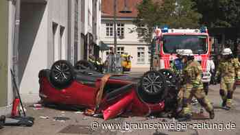 Tödlicher Unfall: 81-Jährige stürzt mit Auto von Parkdeck