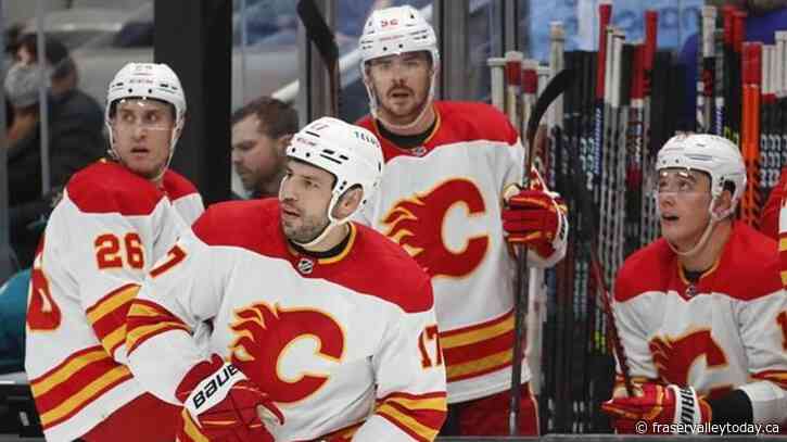 Milan Lucic returns to Bruins after four seasons with Flames