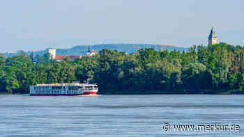 Frachtschiff stößt mit Fähre auf der Donau zusammen: Bremsen half nicht mehr