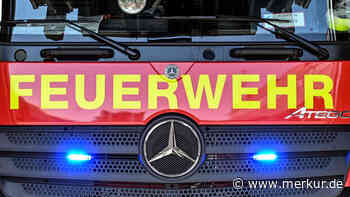 „Doppelter Umzug“ zum 150. Geburtstag der FFW Neufahrn - Fahnenweihe inklusive