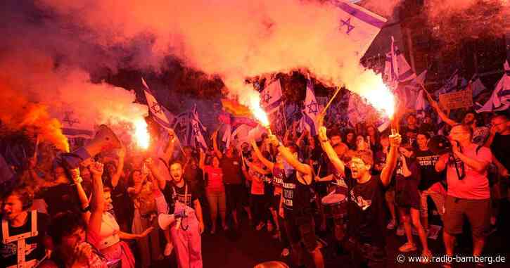 «Bibi Ciao»: Israelis protestieren erneut gegen Justizreform