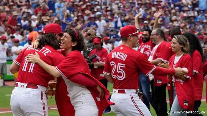 Nine new Canadian citizens sworn in before Toronto Blue Jays game