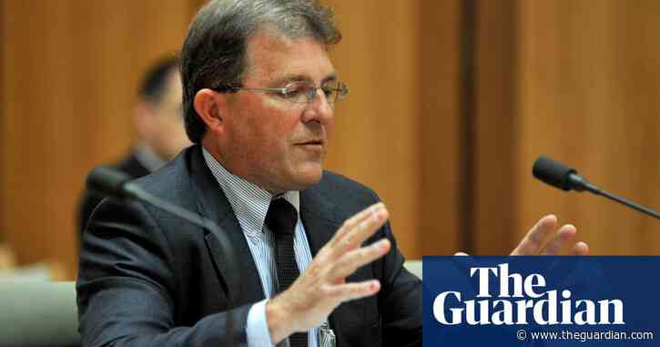 RBA should pause rate rises as ‘deflationary shock’ sweeps global economy, former board member says