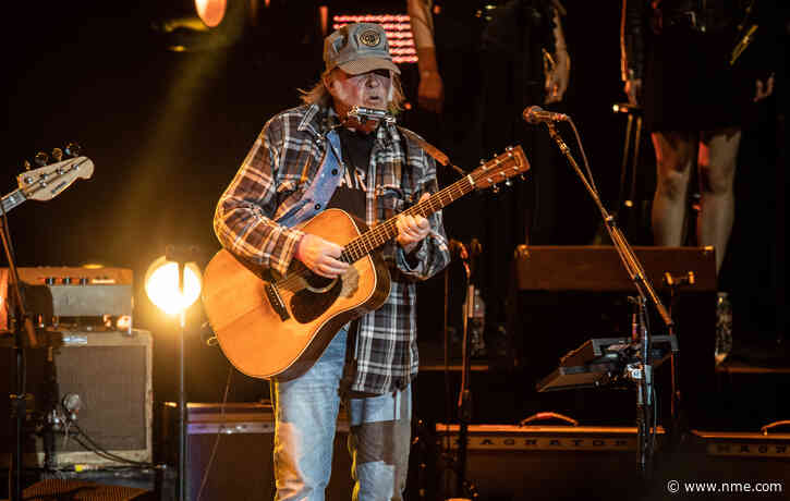 Watch Neil Young play rarities as first tour in four years begins