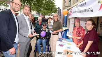 Ehrenamtsmeile beim Wolfsburger Stadtgeburtstag