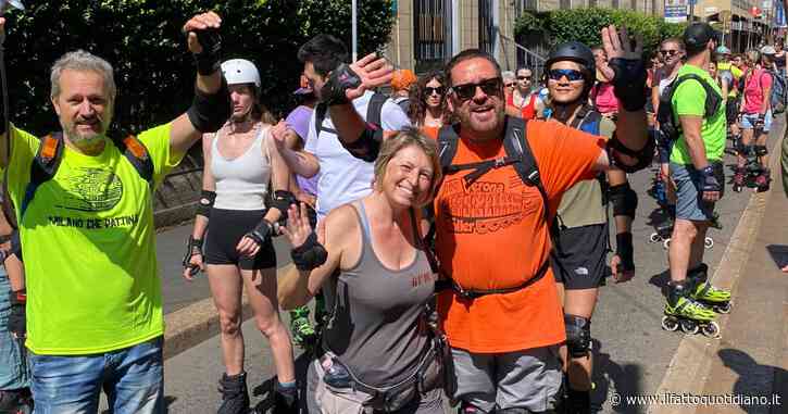Milano invasa dallo sciame colorato di decine di pattinatori arrivati da tutta Italia