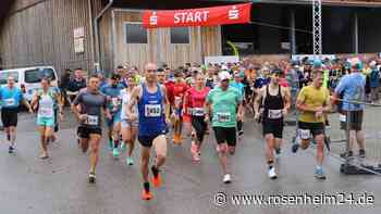 Über 600 Teilnehmer beim Attler Lauf: Darum liefen einige 150 Meter rückwärts