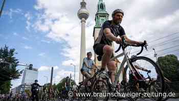 Berlin: Tausende bei Fahrrad-Demo gegen Verkehrspolitik