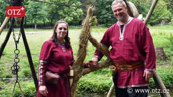 Ungewöhnliche Trauung in Wolfersdorf: Nach Wikingerart ins Eheglück