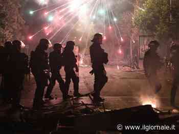 La scintilla, le proteste, gli errori di Macron: 5 ragioni dietro al caos in Francia