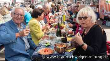 Bürgerfrühstück: Ein Ständchen für Geburtstagskind Wolfsburg
