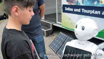 Helmstedts Kreisverwaltung kann auch Comic und Roboter