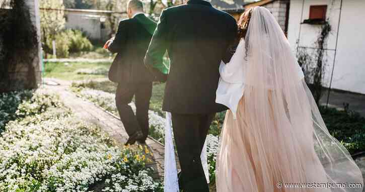 Lib Woman Tells Conservative Uncle Not to Come to Wedding, Still Expects $1,000 Cash Gift