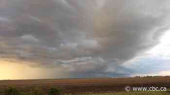 Canada Day storm brings golf-ball sized hail, strong wind gusts, severe thunderstorms to parts of Saskatchewan