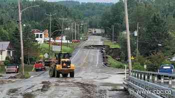 2 missing, hundreds forced to leave their homes after landslide in Rivière-Éternité, Que.