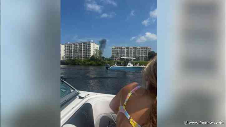 South Carolina plane crash near golf course leaves at least one dead, others injured