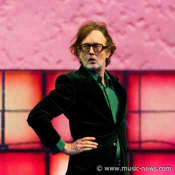 Pulp dedicate Something Changed to late bassist Steve Mackey at Finsbury Park gig