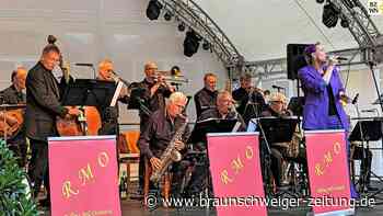 „Rolling Mill Orchestra“ begeistert im Wolfenbütteler Schlosshof